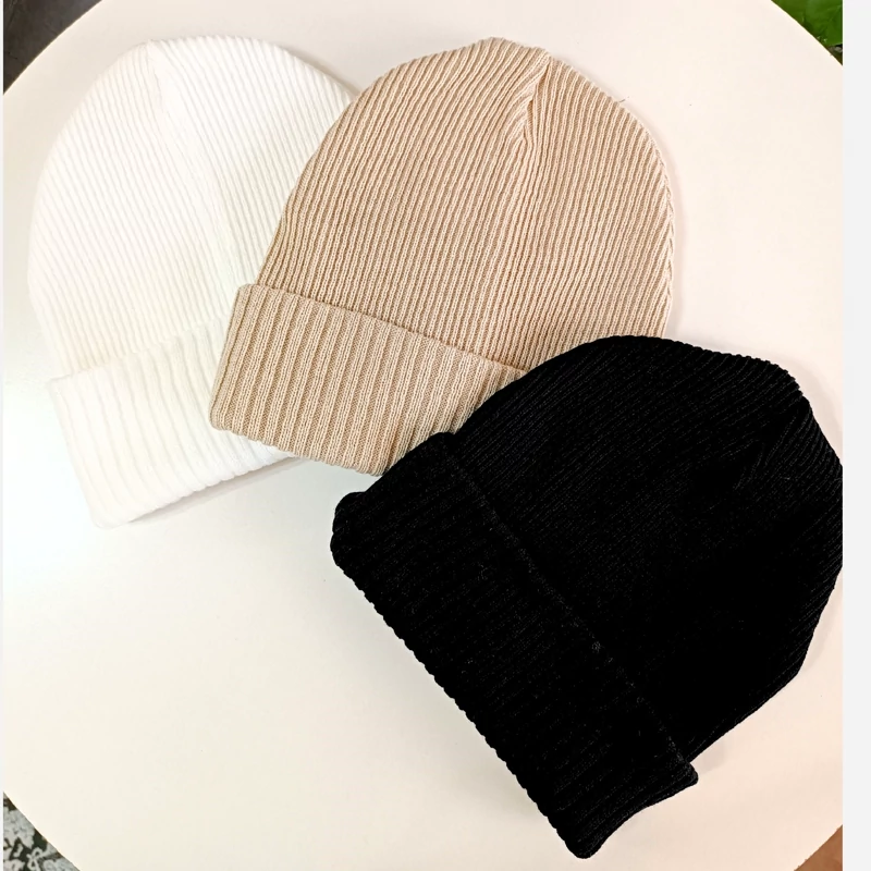 کلاه ساده کرمی